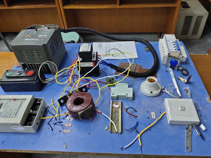 电工变频器操作室00001