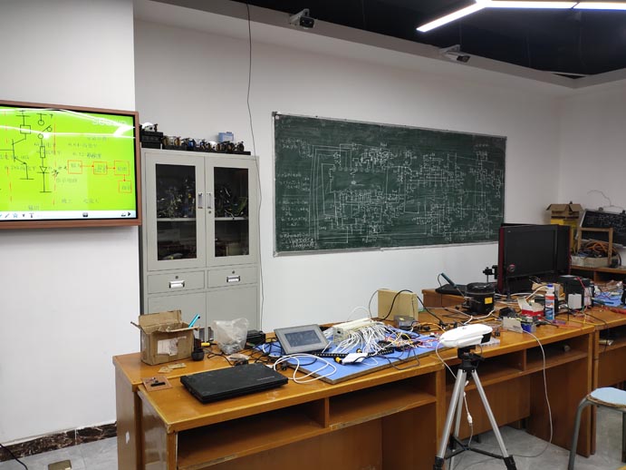 电子技师教室00003